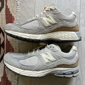 New Balance | 2002R Sneakers | Size 9M/11W | Beige